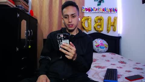 Snapshot of zackdriussyx chatting on 03/06/25, 04:30 zackdriussyx online show from 03/06/25, 04:30