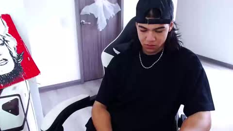 Snapshot of zackss_player chatting on 10/15/25, 08:20 zackss_player online show from 10/15/25, 08:20