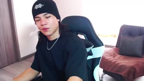 Snapshot of zackss_player chatting on 10/27/25, 03:38 zackss_player online show from 10/27/25, 03:38