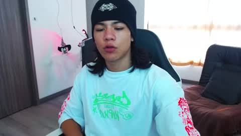 Snapshot of zackss_player chatting on 10/28/25, 03:36 zackss_player online show from 10/28/25, 03:36