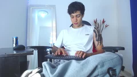 zack online show from 02/04/25, 07:44