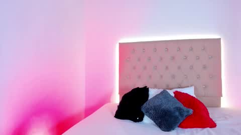 Zafiro Brown online show from 10/23/25, 09:52