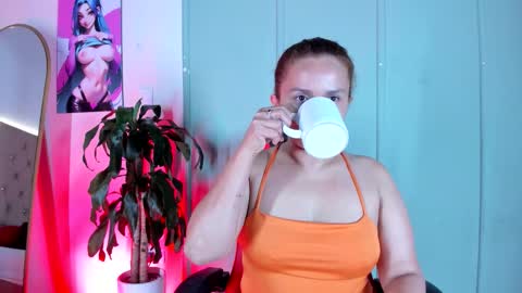 Zafiro Brown online show from 10/28/25, 01:36