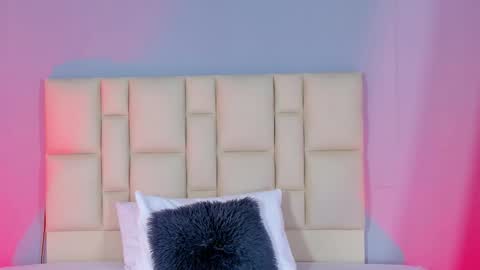 Zafiro Brown online show from 12/14/25, 09:36