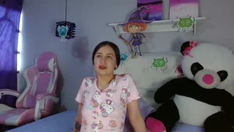 Snapshot of zaida_1 chatting on 10/24/25, 01:51 Zaida online show from 10/24/25, 01:51