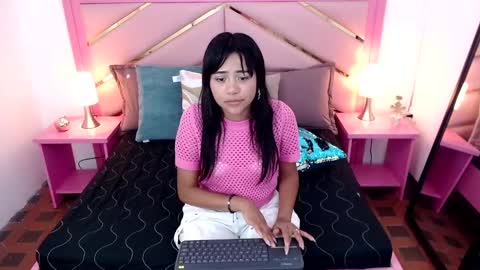 Snapshot of zaira_angel chatting on 02/25/25, 07:14 Zaira Angel online show from 02/25/25, 07:14