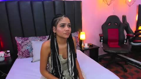 Snapshot of zaira_angel chatting on 09/28/25, 05:35 Zaira Angel online show from 09/28/25, 05:35