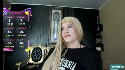 Snapshot of zalir_666 chatting on 06/05/26, 06:52 Megan online show from 06/05/26, 06:52