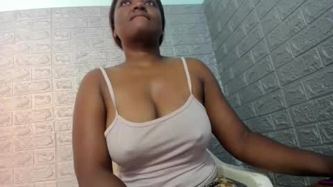 Snapshot of zamara__ chatting on 05/20/26, 12:22 Zamara online show from 05/20/26, 12:22