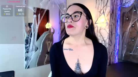 Snapshot of zami_escobar_of chatting on 10/25/25, 05:40 online show from 10/25/25, 05:40