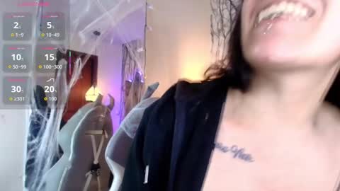 Snapshot of zami_escobar_of chatting on 11/03/25, 05:25 online show from 11/03/25, 05:25