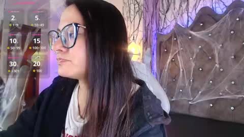 Snapshot of zami_escobar_of chatting on 11/06/25, 07:04 online show from 11/06/25, 07:04