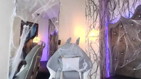 Snapshot of zami_escobar_of chatting on 11/08/25, 06:51 online show from 11/08/25, 06:51