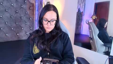 Snapshot of zami_escobar_of chatting on 11/15/25, 06:59 online show from 11/15/25, 06:59