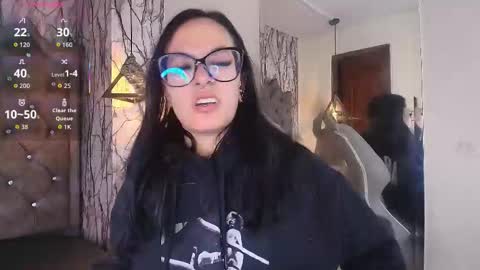 Snapshot of zami_escobar_of chatting on 11/23/25, 06:30 online show from 11/23/25, 06:30