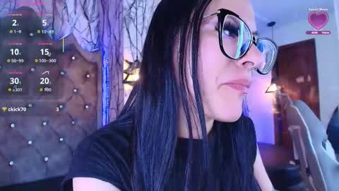 Snapshot of zami_escobar_of chatting on 12/15/25, 07:07 online show from 12/15/25, 07:07