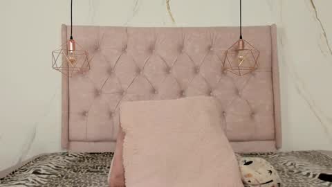 Snapshot of zamirasc chatting on 09/29/25, 01:38 ZAMIRA online show from 09/29/25, 01:38