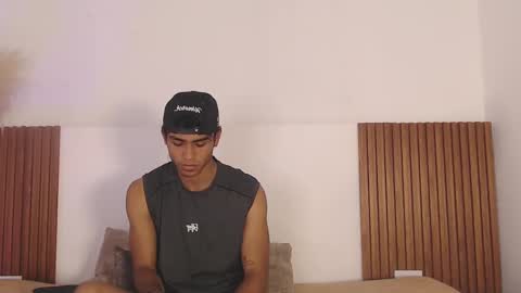 Zander online show from 03/12/25, 05:17