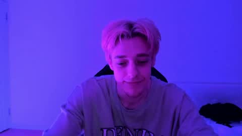 Snapshot of zane_steele chatting on 06/18/26, 11:09 Kel online show from 06/18/26, 11:09