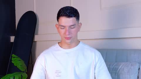 Snapshot of zanedawson chatting on 02/01/26, 01:37 Zane Dawson online show from 02/01/26, 01:37