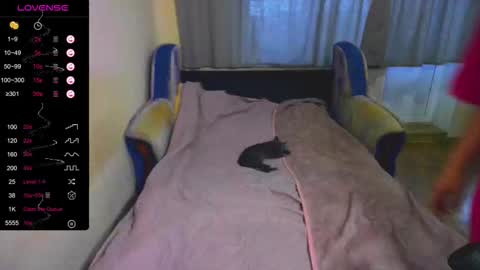 Snapshot of zara_golden chatting on 10/08/25, 03:59 chaturcum online show from 10/08/25, 03:59