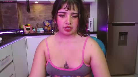 Snapshot of zara_snow chatting on 12/22/25, 03:42 zara online show from 12/22/25, 03:42