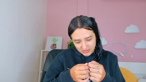 Snapshot of zaracole__ chatting on 04/27/26, 10:35 Z A R A online show from 04/27/26, 10:35