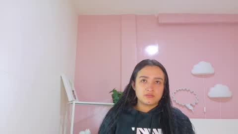 Snapshot of zaracole__ chatting on 04/30/26, 09:26 Z A R A online show from 04/30/26, 09:26