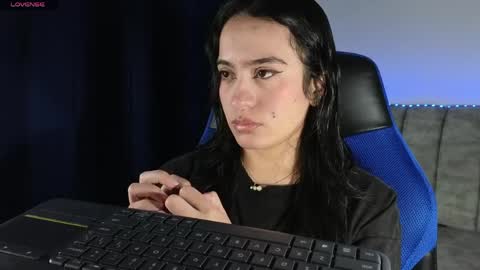 Snapshot of zaradames_ chatting on 04/19/26, 05:07 zaradames_ online show from 04/19/26, 05:07