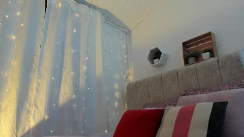 Zara . online show from 02/24/25, 12:05