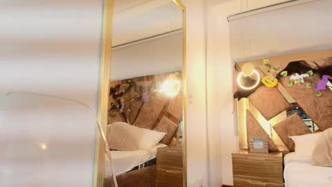 Snapshot of zarah_andrews chatting on 10/27/25, 12:31 Zarah Andrews online show from 10/27/25, 12:31