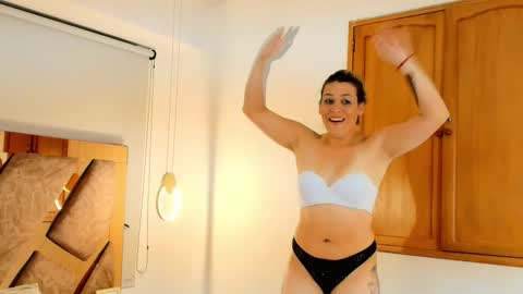 Snapshot of zarah_andrews chatting on 12/13/25, 07:53 Zarah Andrews online show from 12/13/25, 07:53