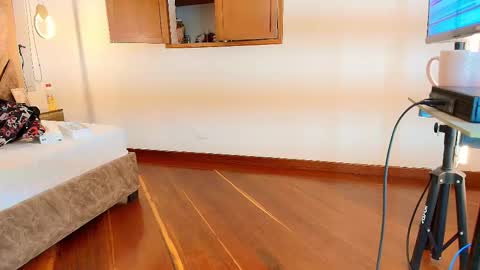 Snapshot of zarah_andrews chatting on 12/16/25, 12:10 Zarah Andrews online show from 12/16/25, 12:10