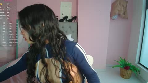 Zarah  online show from 01/11/25, 04:36