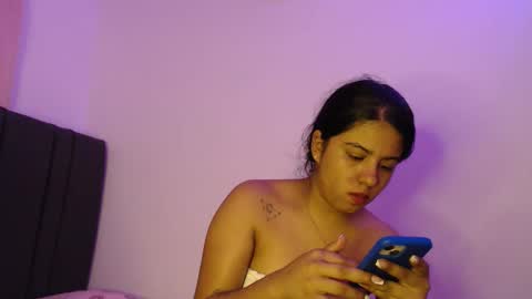 Snapshot of zarah_v chatting on 05/15/26, 01:18 Fernanda online show from 05/15/26, 01:18