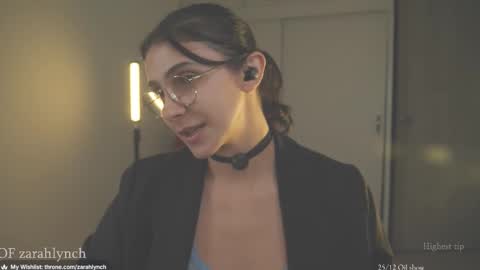 Snapshot of zarahlynch chatting on 12/21/25, 11:56 Miss Lynch Next show 2911 online show from 12/21/25, 11:56