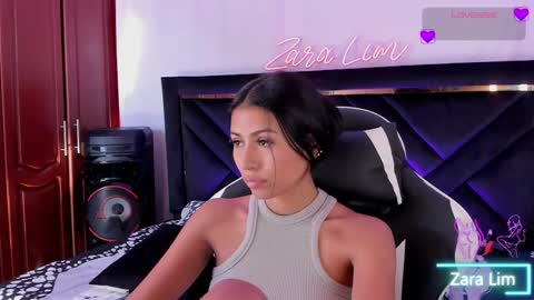 Snapshot of zaralim chatting on 10/14/25, 08:53 Zara Lim online show from 10/14/25, 08:53