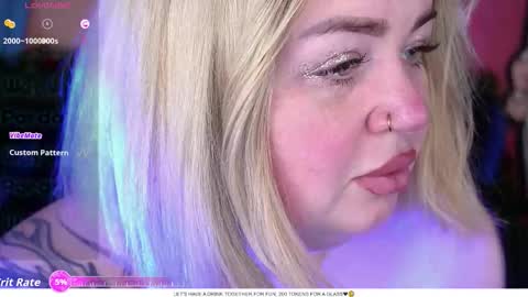Snapshot of zarareign_ chatting on 01/18/26, 08:34 Lola online show from 01/18/26, 08:34