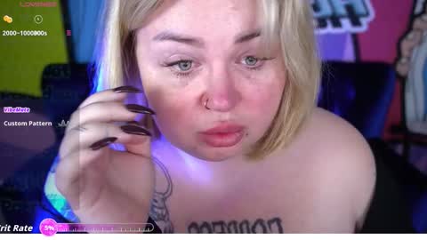 Snapshot of zarareign_ chatting on 02/01/26, 08:29 Lola online show from 02/01/26, 08:29