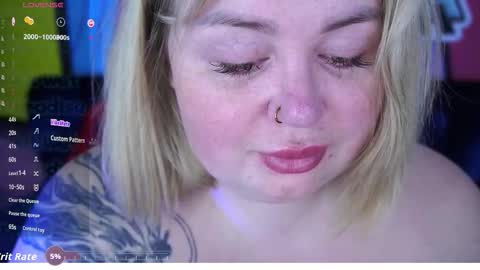Snapshot of zarareign_ chatting on 02/12/26, 08:37 Lola online show from 02/12/26, 08:37