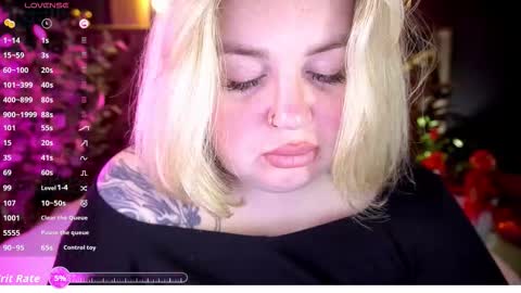 Snapshot of zarareign_ chatting on 02/28/26, 08:54 Lola online show from 02/28/26, 08:54