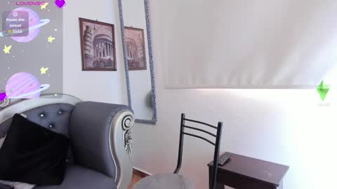 Snapshot of zaratrump chatting on 09/20/25, 08:21 zaratrump online show from 09/20/25, 08:21