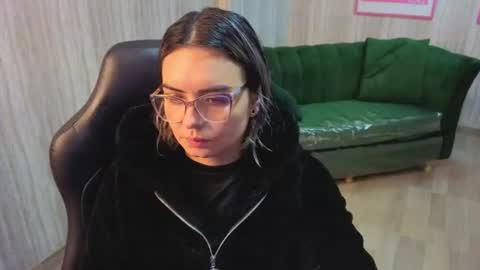 Isabella online show from 06/09/26, 12:39