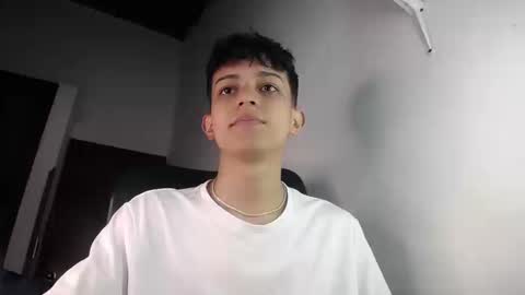 Snapshot of zarekneo chatting on 09/08/25, 08:08 Zarek online show from 09/08/25, 08:08