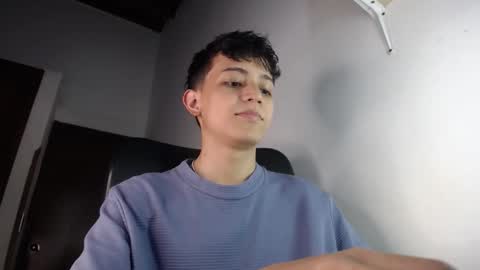 Snapshot of zarekneo chatting on 09/10/25, 07:14 Zarek online show from 09/10/25, 07:14