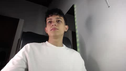 Snapshot of zarekneo chatting on 09/18/25, 03:41 Zarek online show from 09/18/25, 03:41