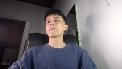 Snapshot of zarekneo chatting on 09/23/25, 03:42 Zarek online show from 09/23/25, 03:42