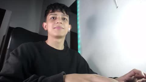 Snapshot of zarekneo chatting on 10/01/25, 05:46 Zarek online show from 10/01/25, 05:46