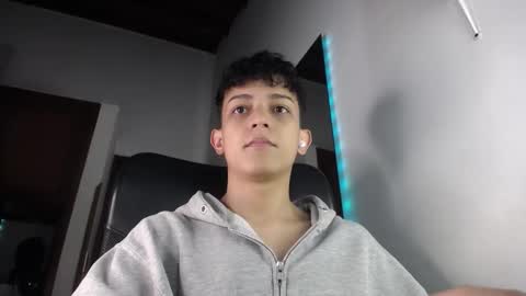 Snapshot of zarekneo chatting on 10/09/25, 08:40 Zarek online show from 10/09/25, 08:40