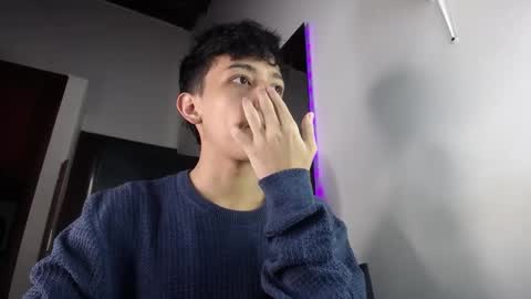 Snapshot of zarekneo chatting on 11/17/25, 08:58 Zarek online show from 11/17/25, 08:58